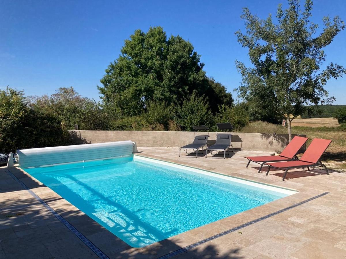 Rustic Cottage With Stunning Swimming Pool Saint-Front  المظهر الخارجي الصورة