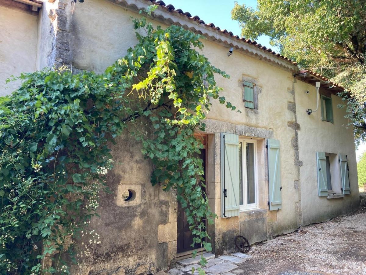 Rustic Cottage With Stunning Swimming Pool Saint-Front  المظهر الخارجي الصورة