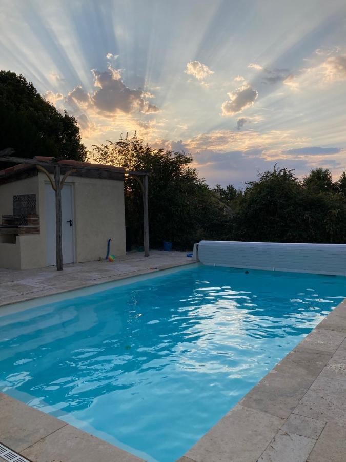 Rustic Cottage With Stunning Swimming Pool Saint-Front  المظهر الخارجي الصورة