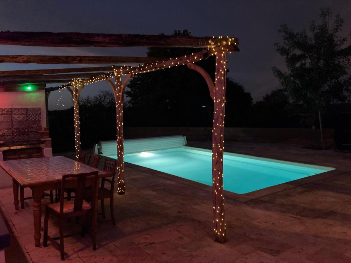 Rustic Cottage With Stunning Swimming Pool Saint-Front  المظهر الخارجي الصورة